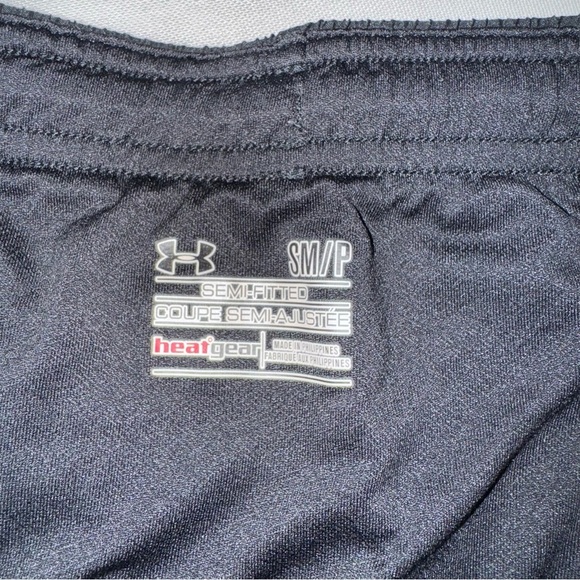 Under Armour running shorts‎ size S - Picture 4 of 5